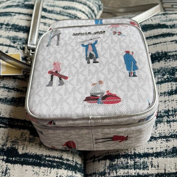 MICHAEL KORS WOMEN LADY SKI GIRL SKIER CHAIN CROSSBODY BAG WHITE LOGO GREY LTH - Picture 3 of 15